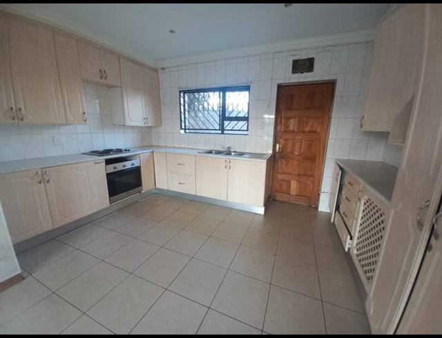 4 BEDROOM PROPERTY TO RENT IN LAUDIUM